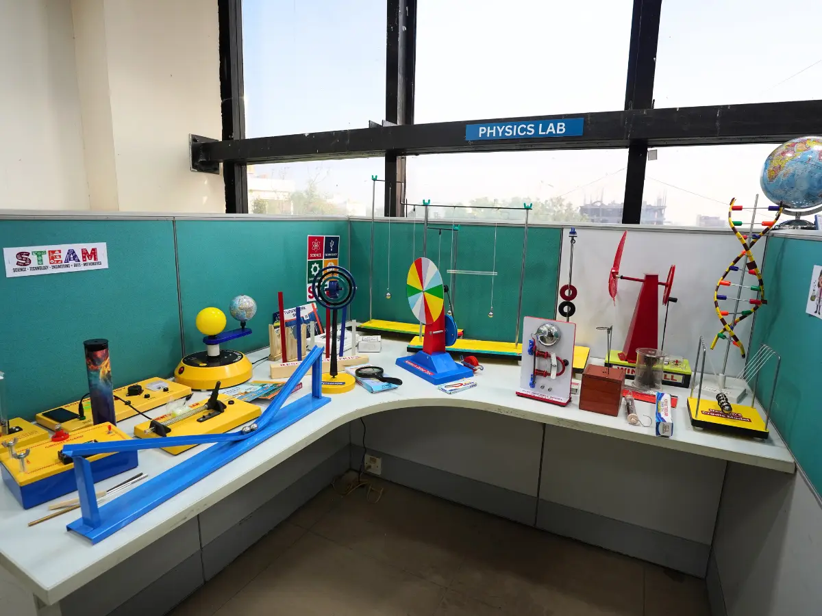 Physics-STEM-Lab-by-STEM-SUNQ